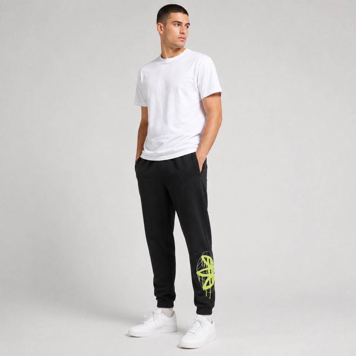 adidas Originals Herren Jogginghose Graphics Trefoil HC7982 Schwarz L Neu